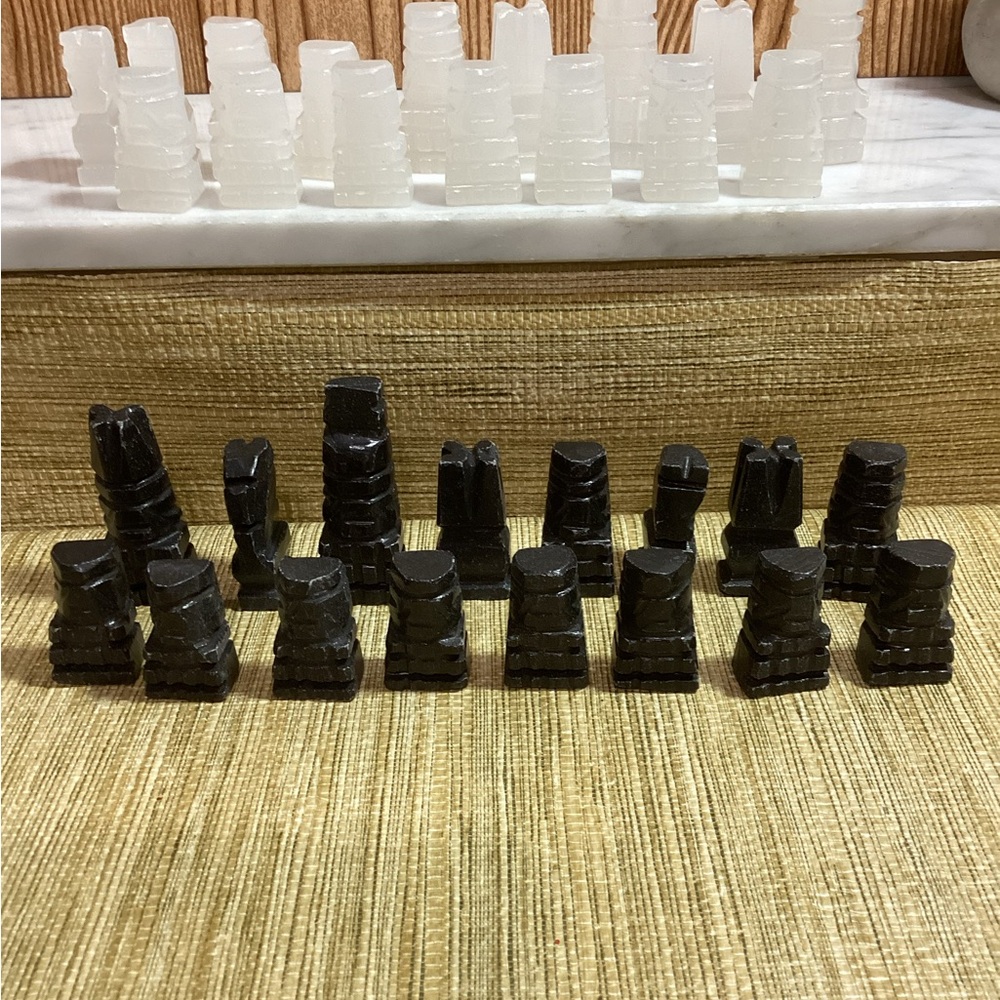 Black and White Onyx Chess 32 piece Complete - Picture 3 of 7